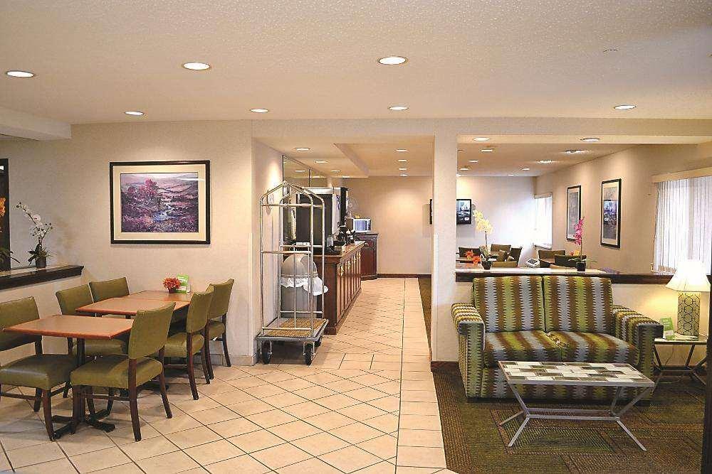 Days Inn By Wyndham Pleasant Prairie Kenosha Interior photo