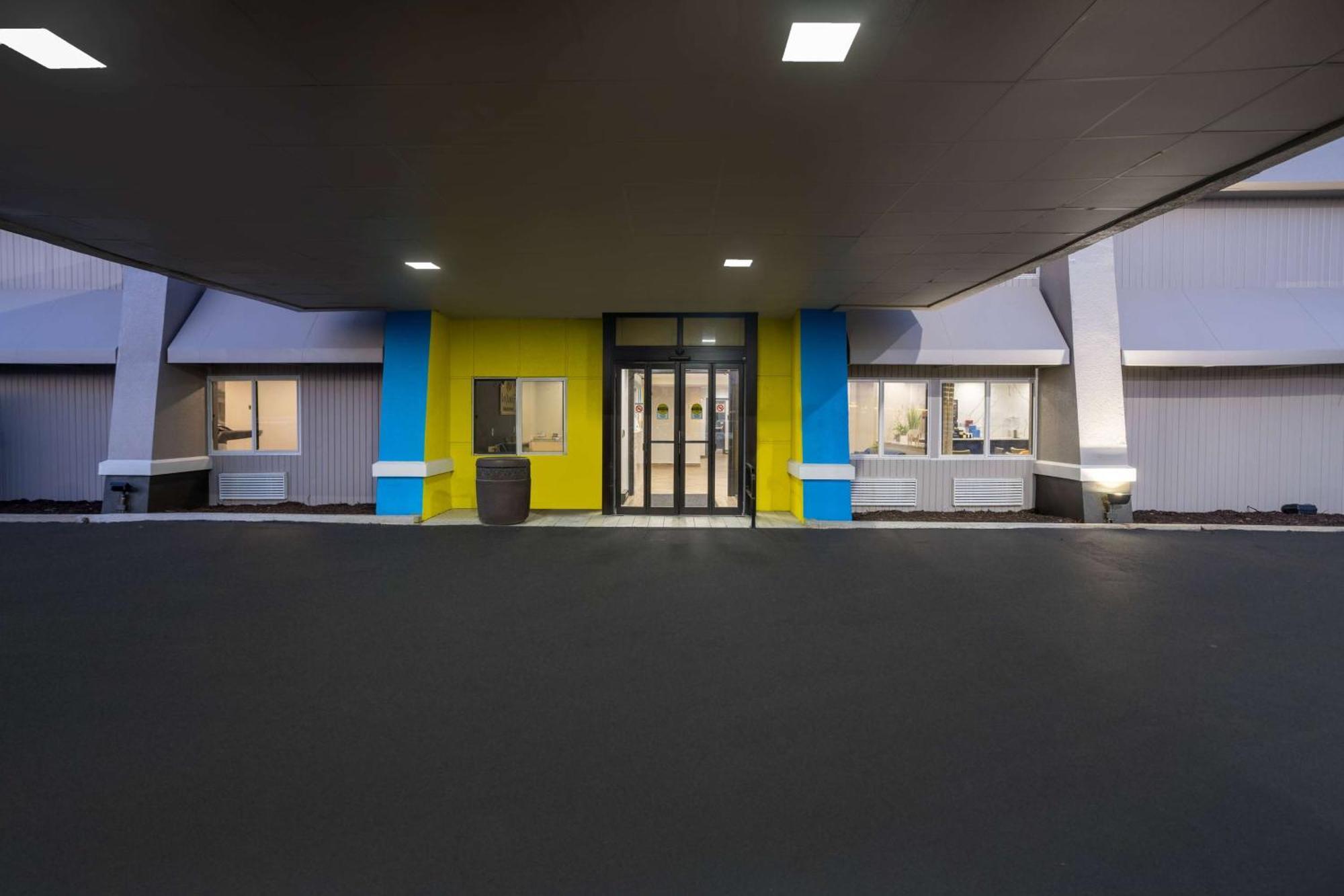 Days Inn By Wyndham Pleasant Prairie Kenosha Exterior photo