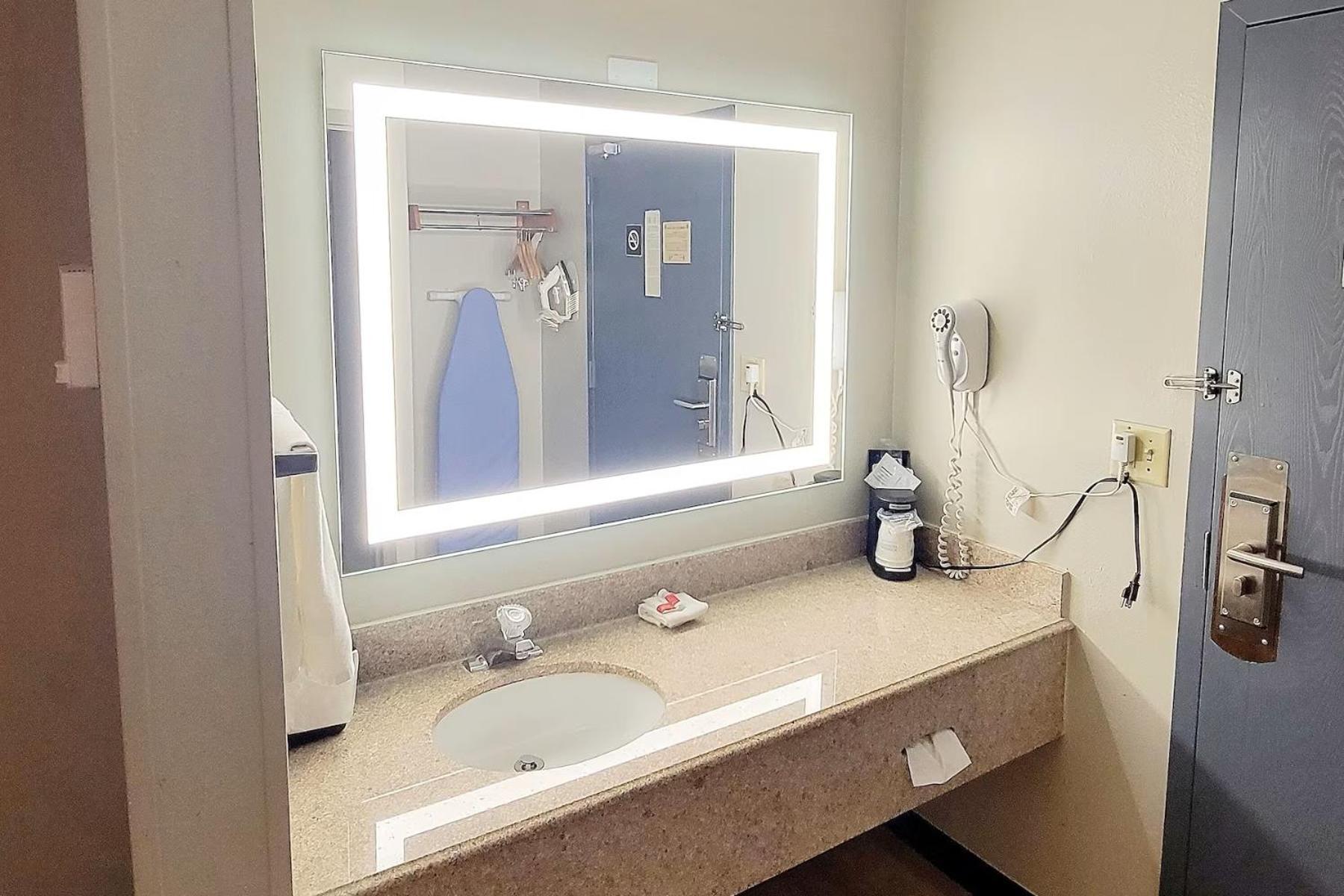 Days Inn By Wyndham Pleasant Prairie Kenosha Exterior photo